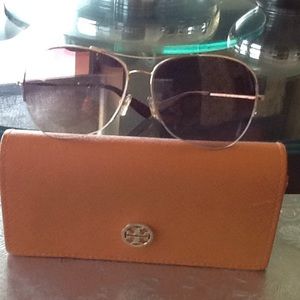 Beautiful gold with brown Tory Burch Sun glasses
